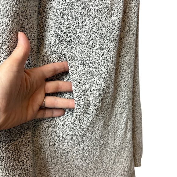 Nubbly knit white + black raglan sleeve open front cardigan two pockets - Picture 5 of 11